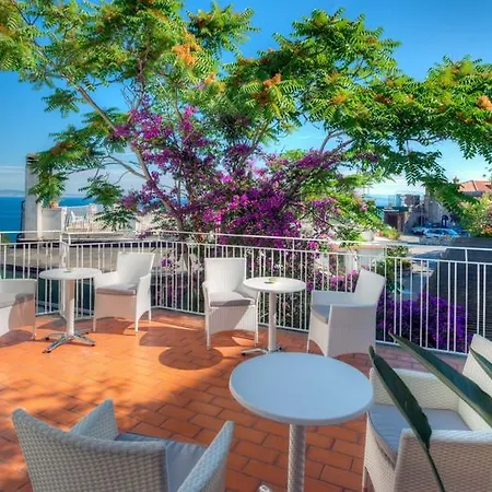 Hotell Boutique Helios (adults Only)