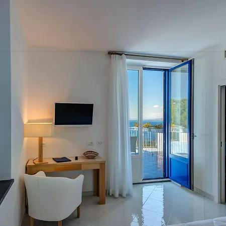 Boutique Helios (adults Only) מלון 4*