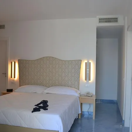 מלון Boutique Helios (adults Only) סורנטו