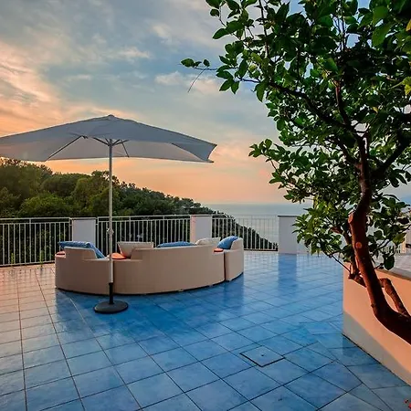 מלון Boutique Helios (adults Only) 4*