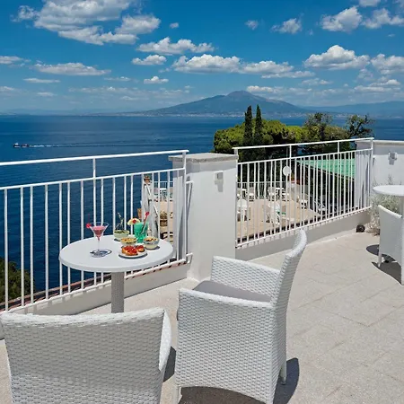 מלון Boutique Helios (adults Only) 4*