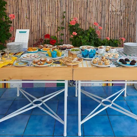 Boutique Helios (adults Only) מלון סורנטו